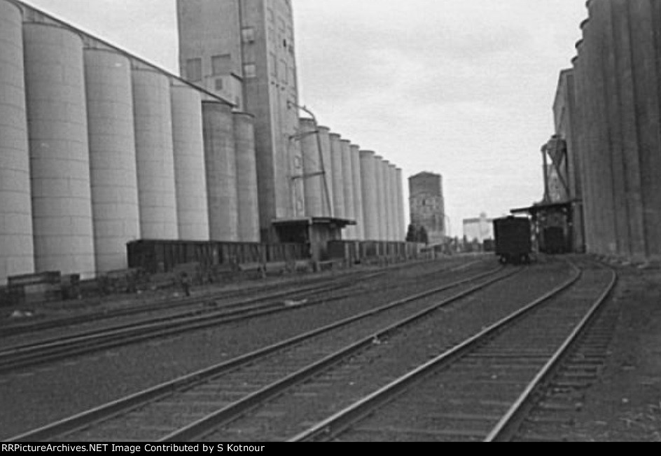 Milwaukee Road elevators - Hiawatha Ave - SE Mpls 1950